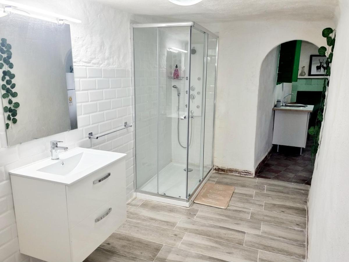 La Cueva Apartaments Valencia Paterna Bagian luar foto